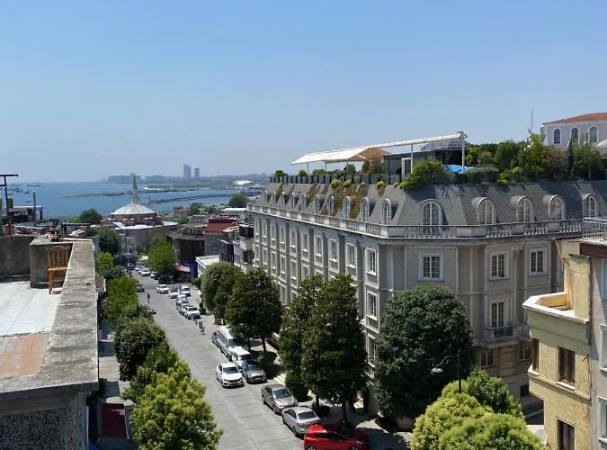 Mehmet Bey * Istanbul